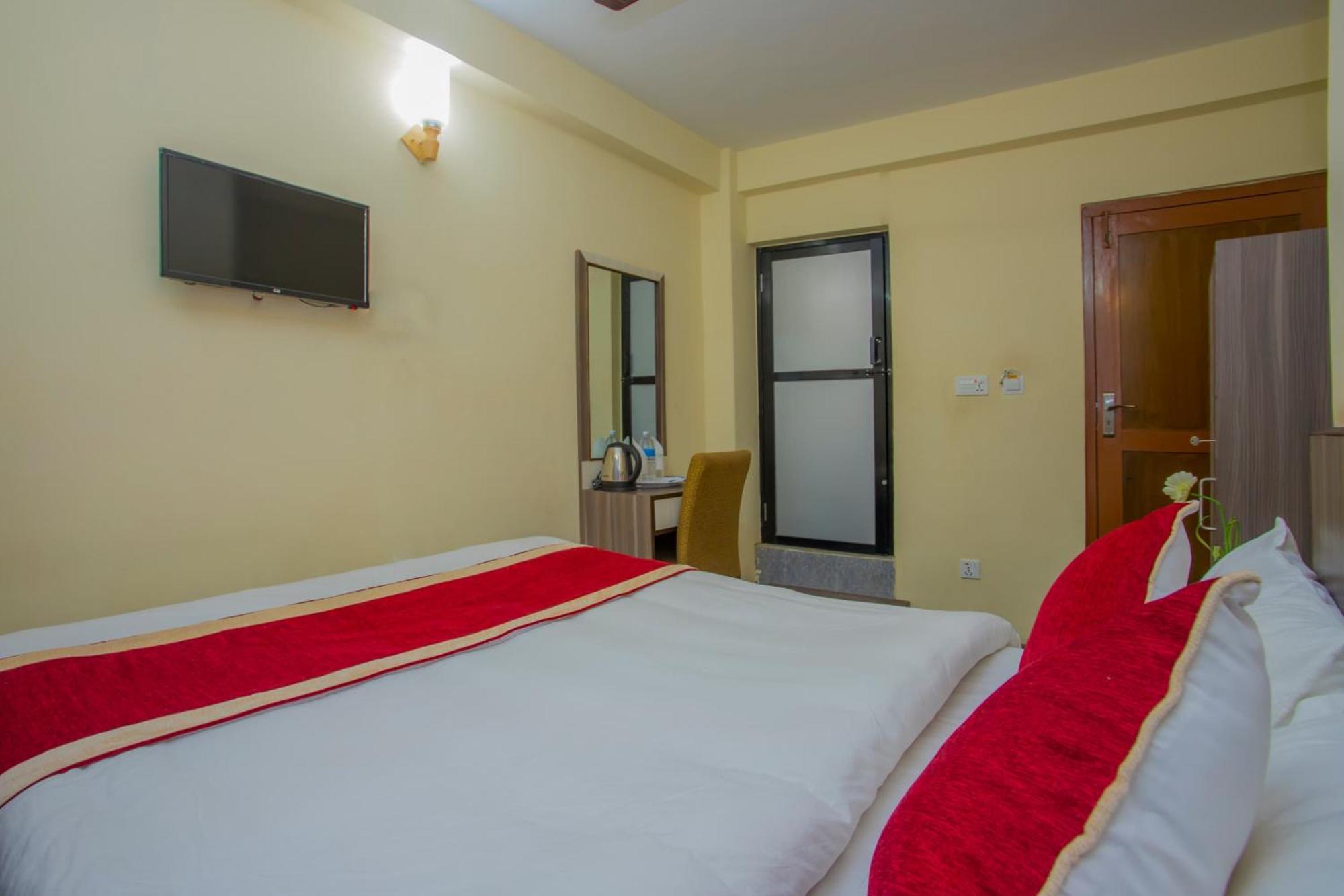 OYO 297 Hotel Aayam Katmandu Dış mekan fotoğraf