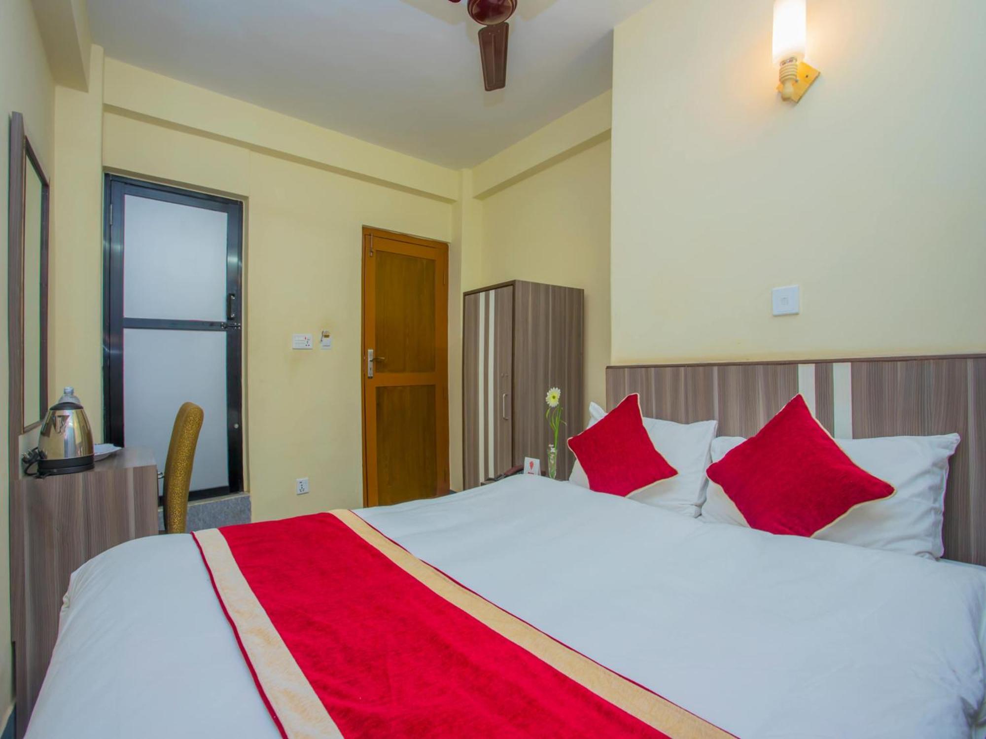 OYO 297 Hotel Aayam Katmandu Dış mekan fotoğraf
