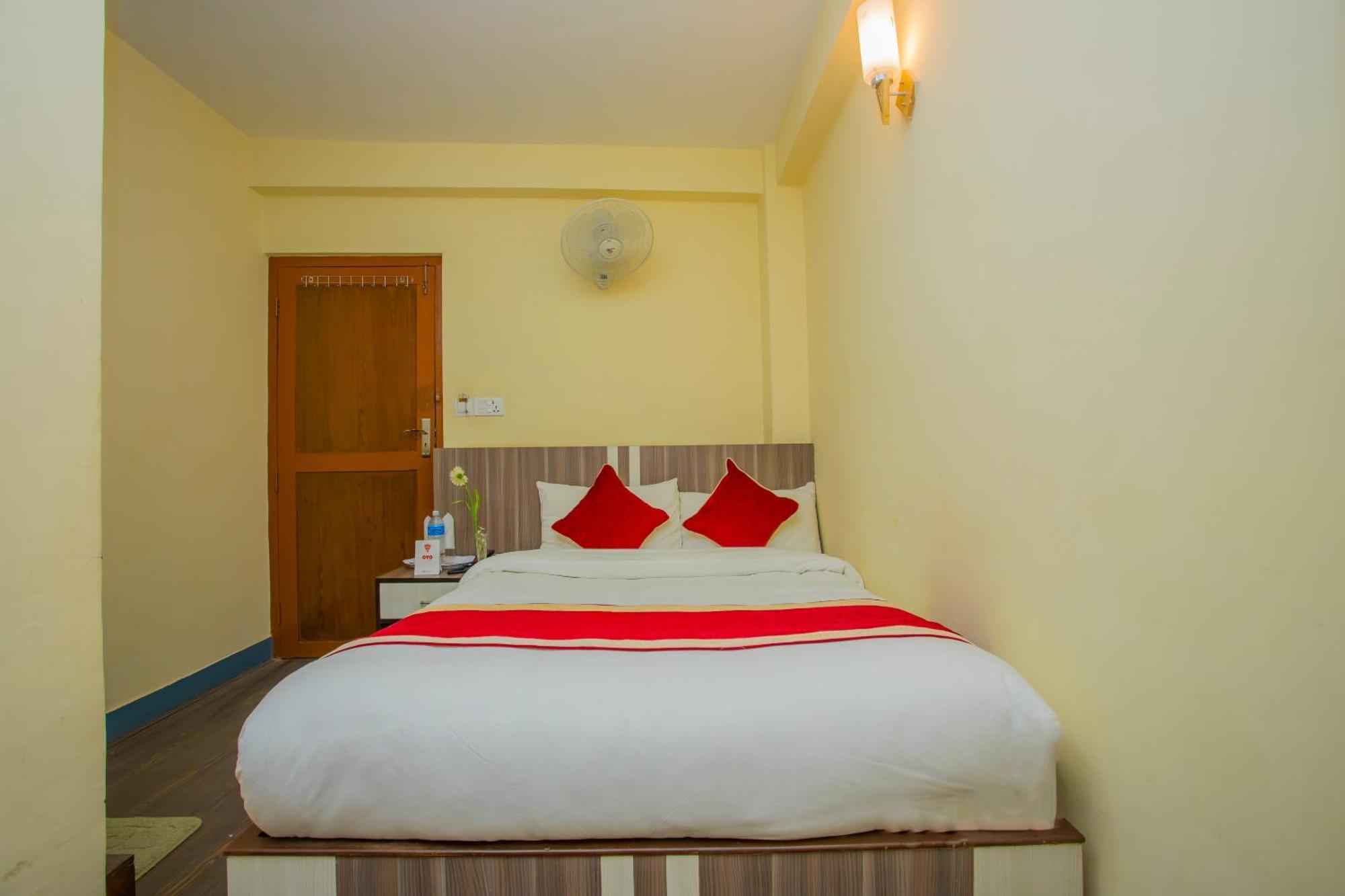 OYO 297 Hotel Aayam Katmandu Dış mekan fotoğraf